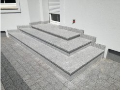 Stopnie schodowe granitowe